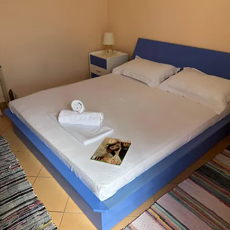 Kristi 2 Min To Sea Netflix & Espresso Station *