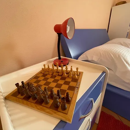 Kristi 2 Min To Sea Netflix & Espresso Station סרנדה