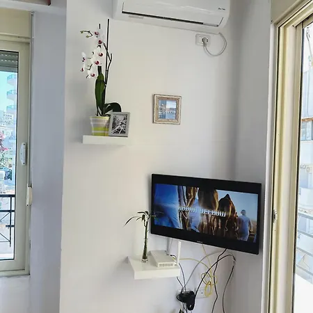 Kristi 2 Min To Sea Netflix & Espresso Station