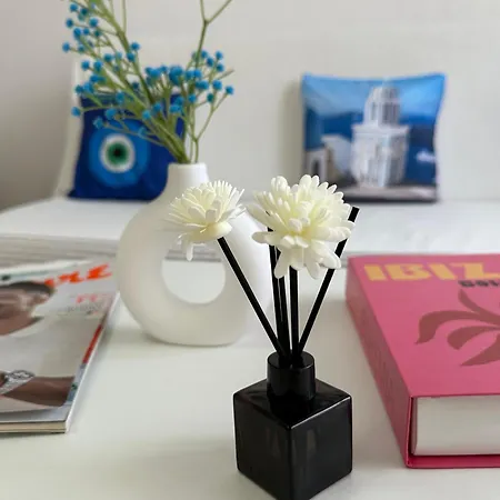 Kristi 2 Min To Sea Netflix & Espresso Station