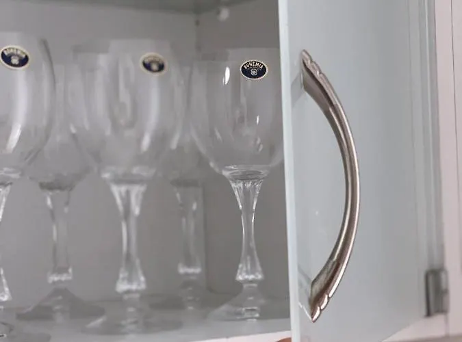 Kristi 2 Min To Sea Netflix & Espresso Station * סרנדה