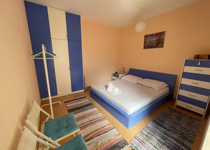 Kristi 2 Min To Sea Netflix & Espresso Station *