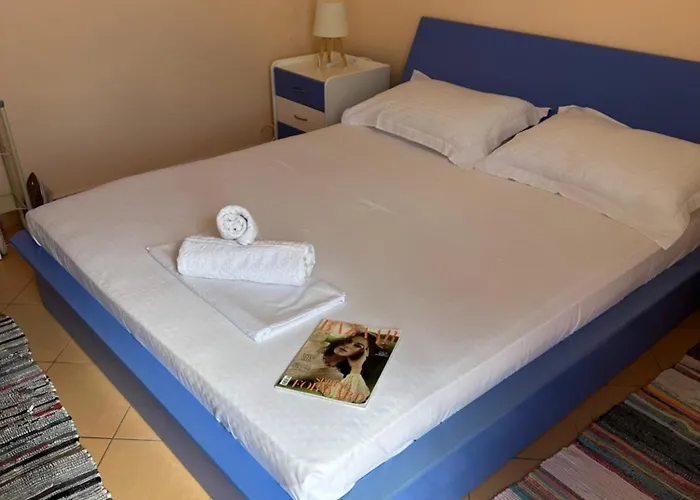 Kristi 2 Min To Sea Netflix & Espresso Station *