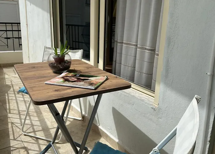 Kristi 2 Min To Sea Netflix & Espresso Station Sarandë